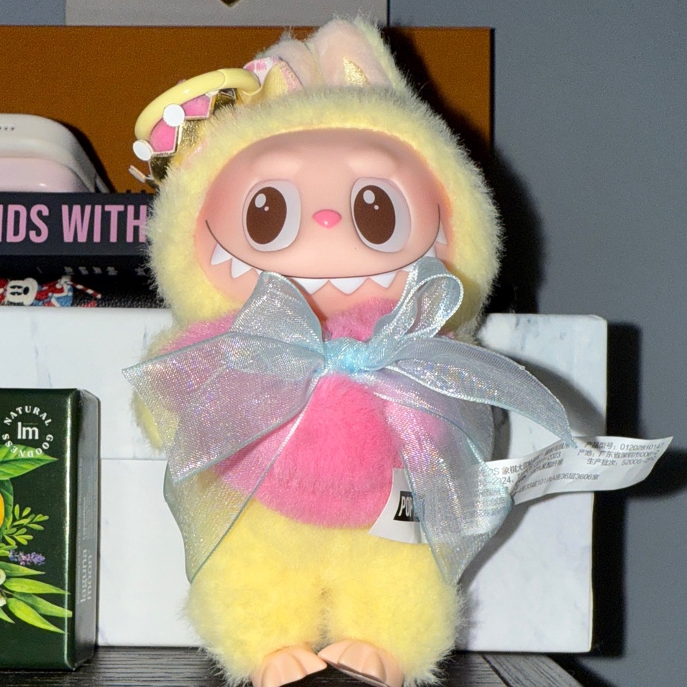 THE MONSTERS Let’s Checkmate Series- Vinyl Plush Hanging Card